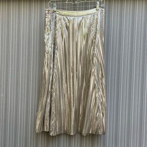 Silver lamé pleated skirt